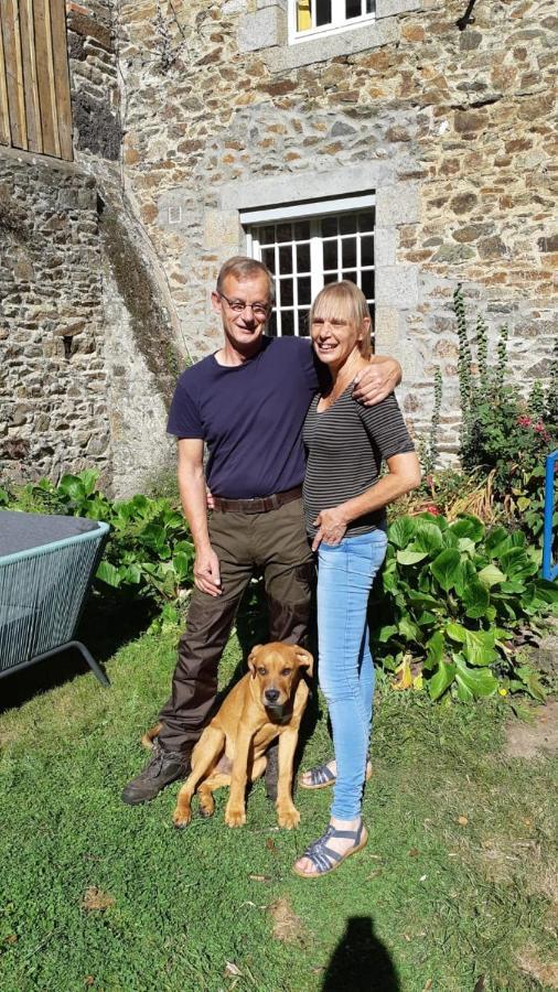 Bed and Breakfast Le Vieux Moulin Goudelin Exterior foto