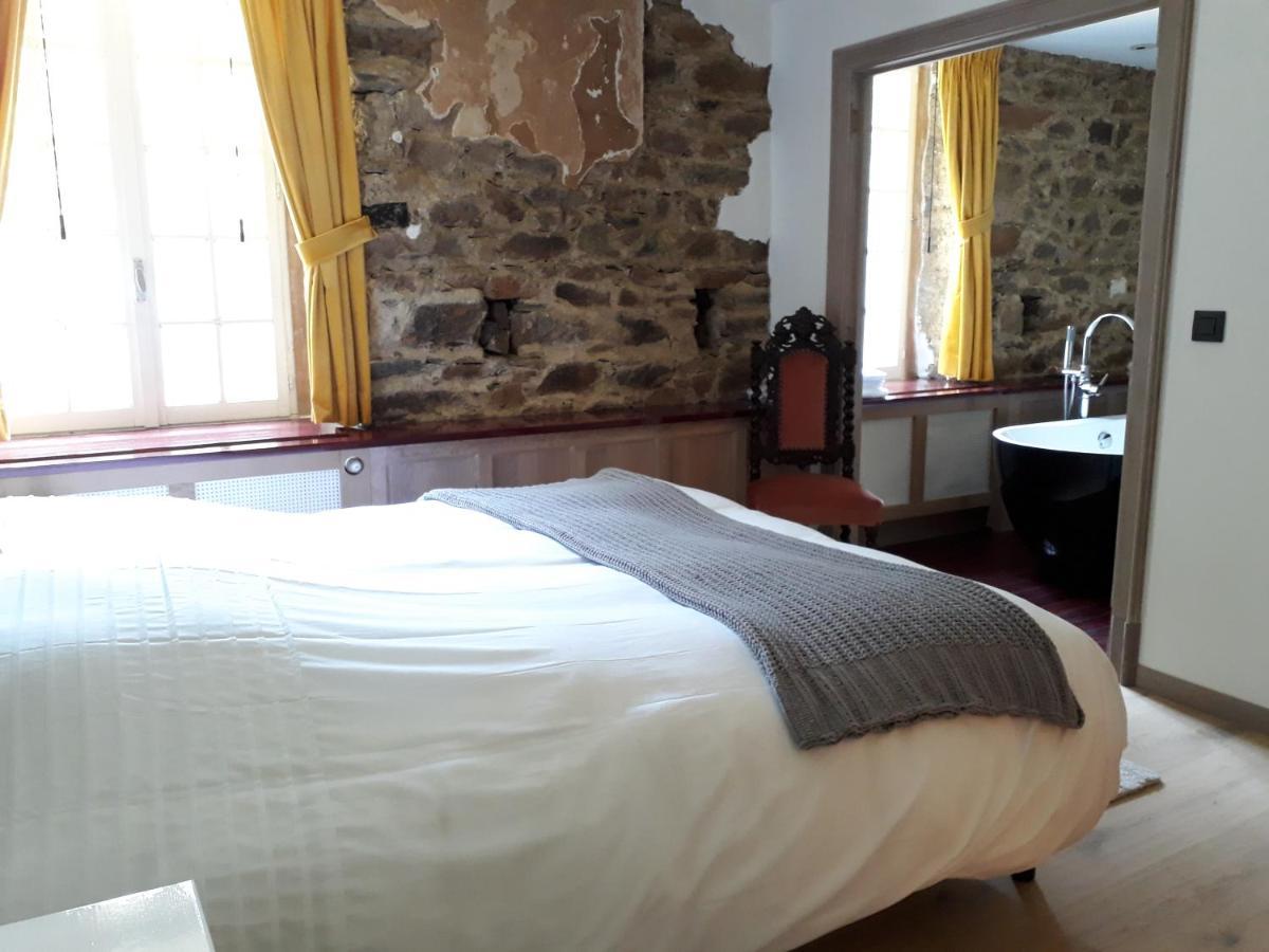 Bed and Breakfast Le Vieux Moulin Goudelin Exterior foto